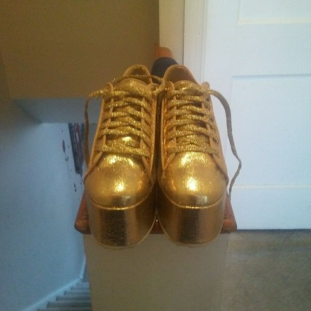 Platform shoes